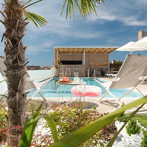  Apart Otel Naiada Yunanistan