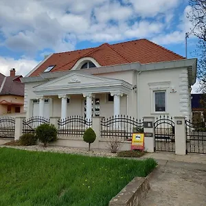 https://gombos-apartman.hotels-hajduszoboszlo-hungary.com