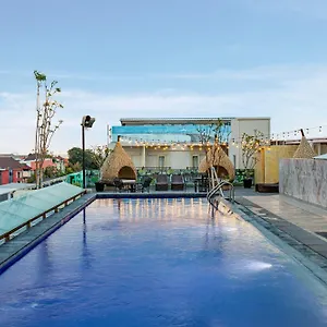 Boss 3*, Legian Indonésie