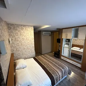 Bc Burhan Cacan & & Cafe Hotel Istanboel